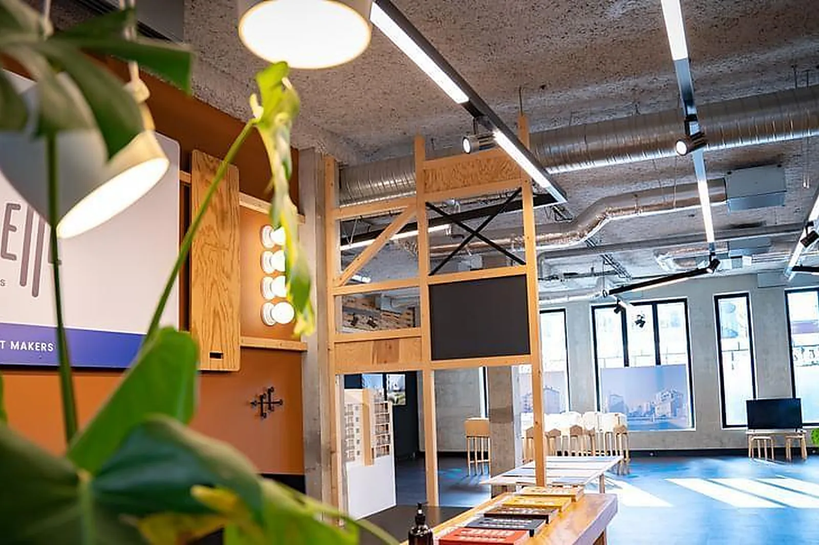 Lieux événementiels, AGORA [QUARTIER DE LA CRÉATION]